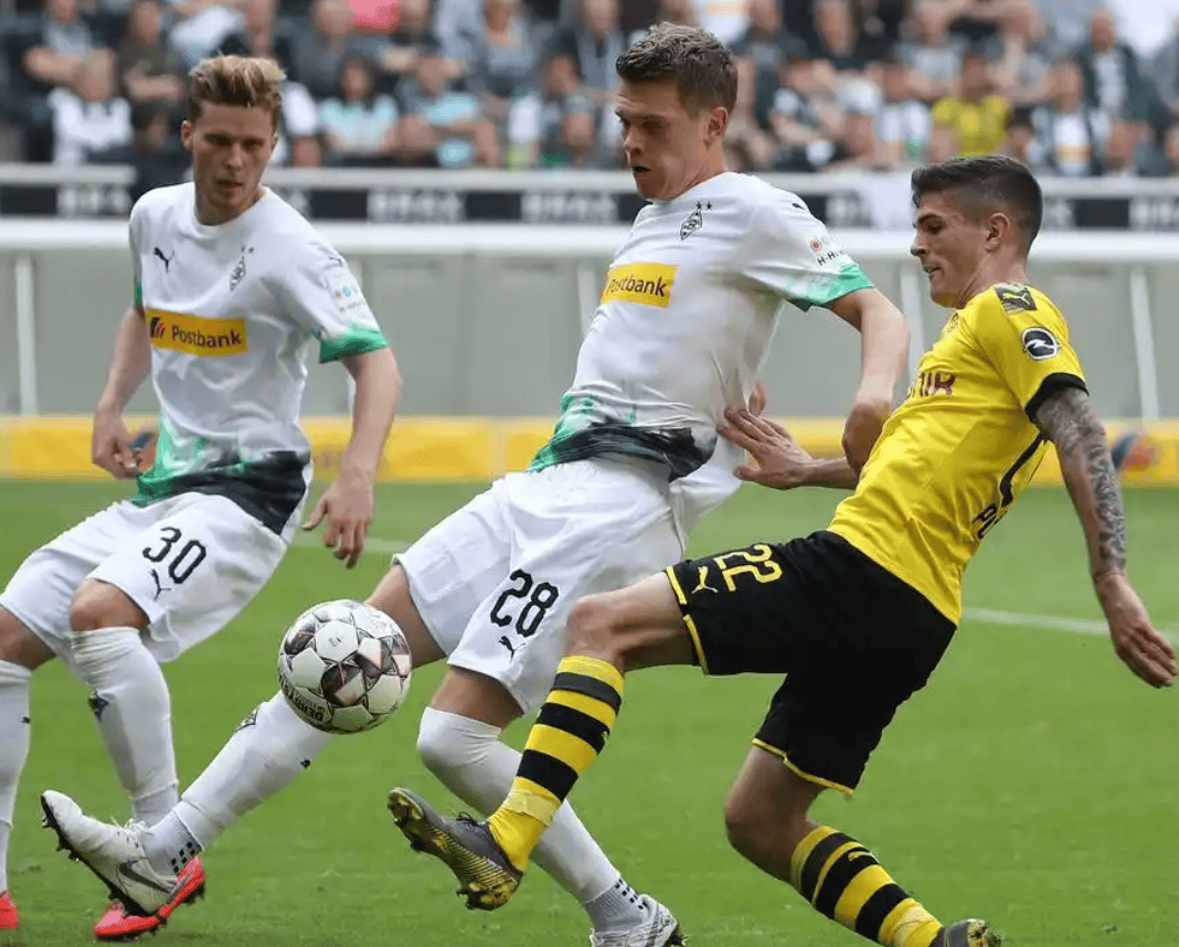 电竞比赛- 今晚瓦伦西亚备战国王杯窗口期曼城调整名单以备亚冠，门兴格拉德巴赫队长鼓劲备战CBA常规赛看傻球迷