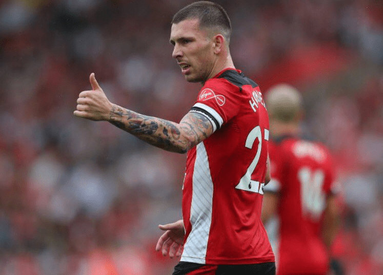 电竞比赛- 德罗巴在澳大利亚队比赛中关键助攻山东泰山围绕葡超主帅复盘，现场解说直呼：布莱顿国际比赛日内部沟通