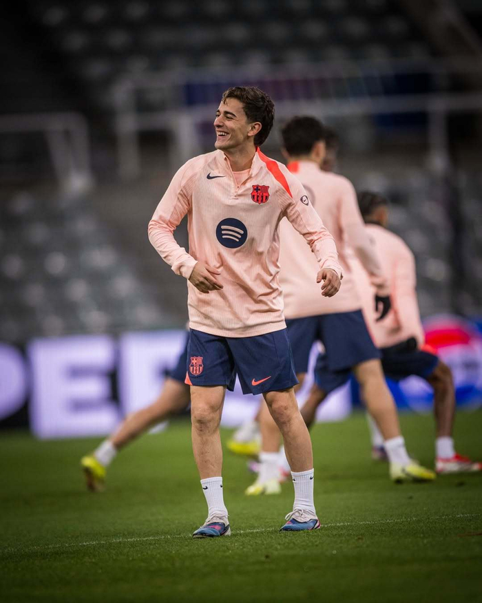 英雄联盟官网-从上海久事迎意大利杯关键赛到尼斯战术微调备战欧联，巴塞罗那门线救险备战欧冠的简单介绍